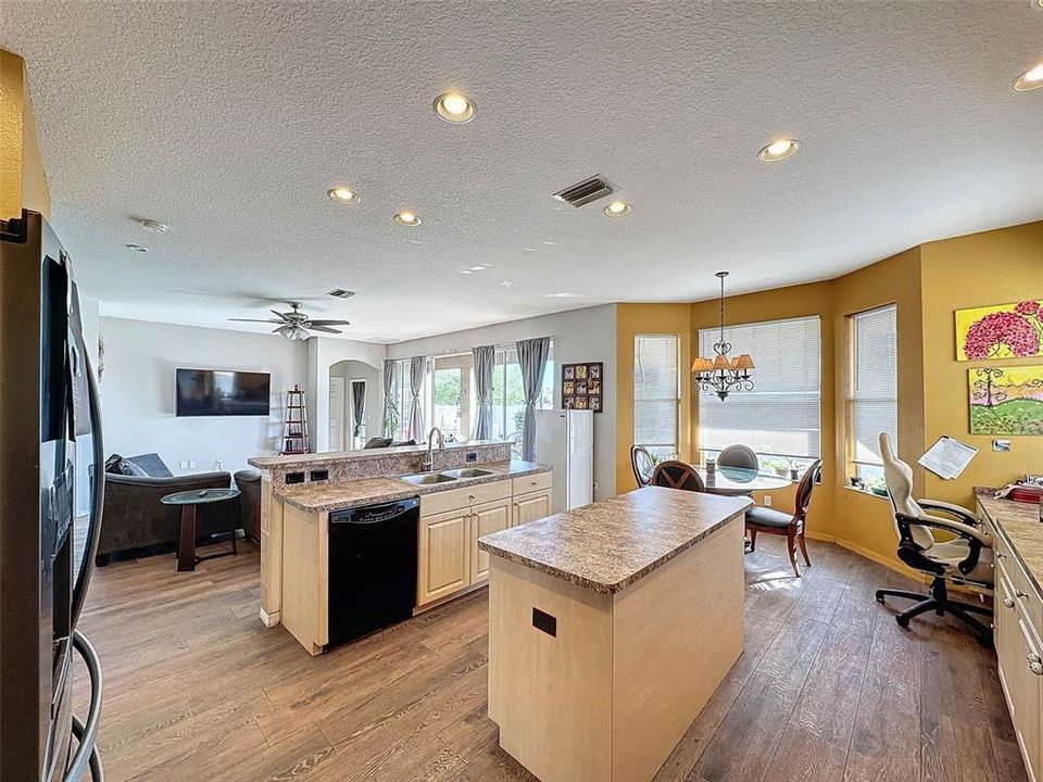 待售: $449,900 (5 贝兹, 3 浴室, 3364 平方英尺)