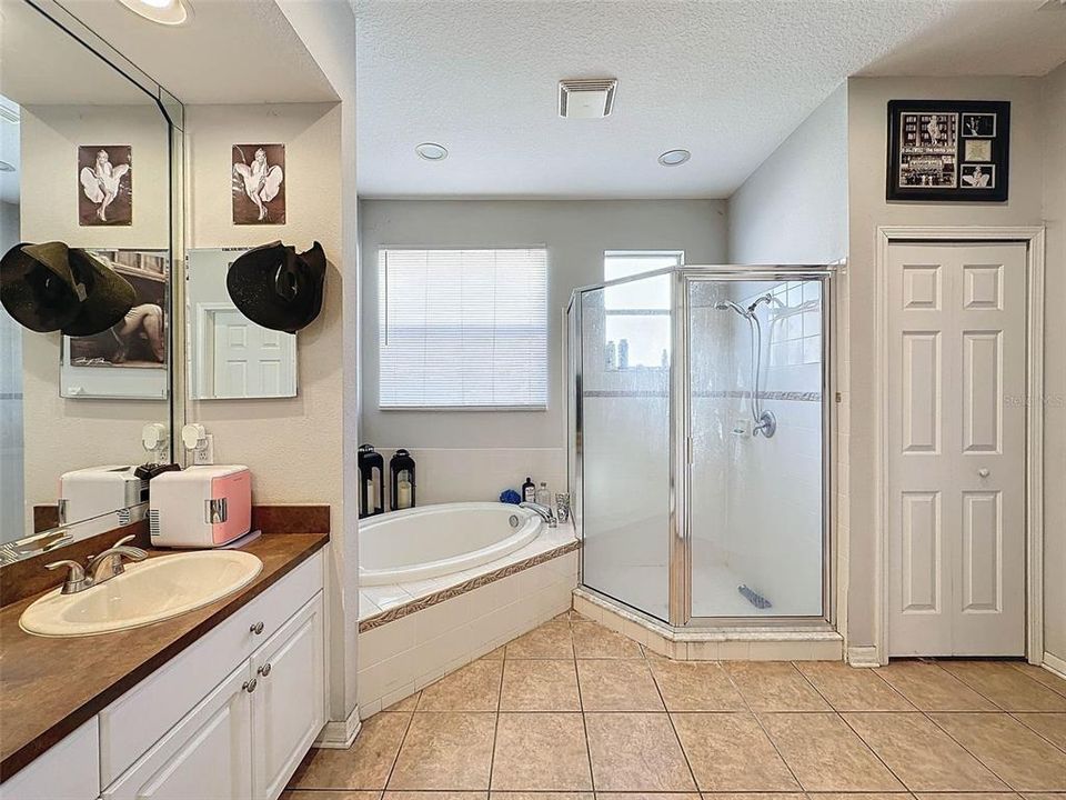 待售: $449,900 (5 贝兹, 3 浴室, 3364 平方英尺)