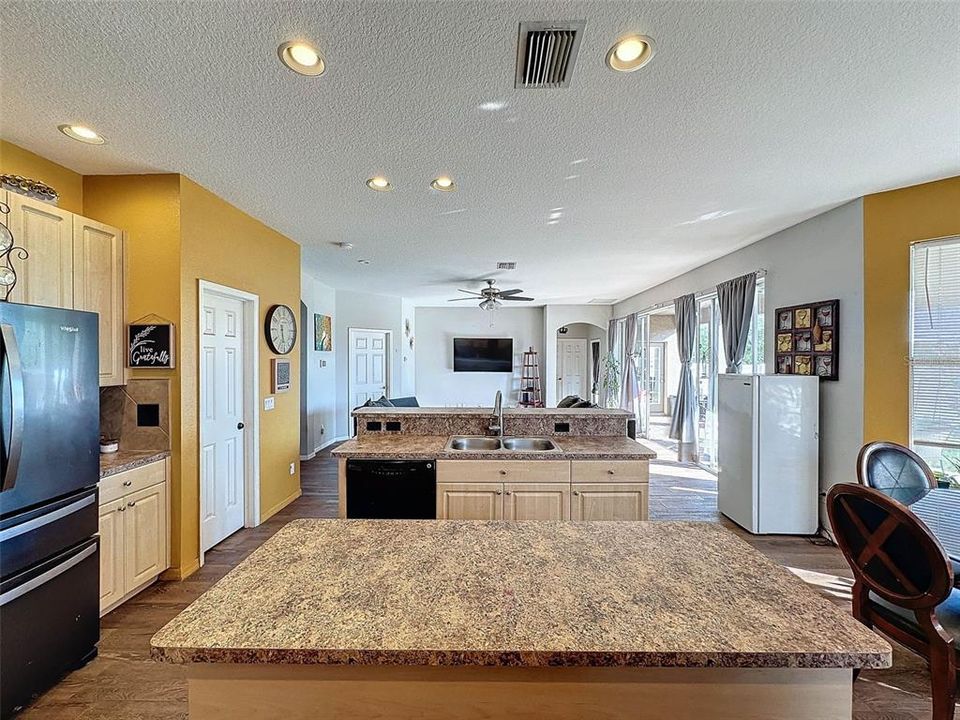 待售: $449,900 (5 贝兹, 3 浴室, 3364 平方英尺)