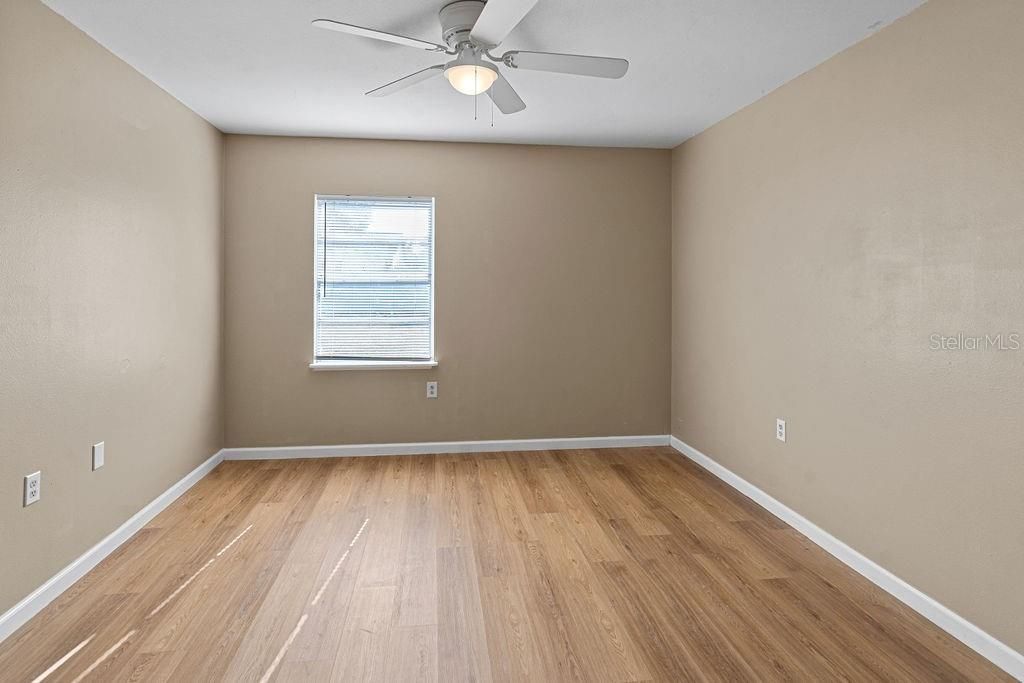 For Sale: $389,900 (4 beds, 2 baths, 1628 Square Feet)