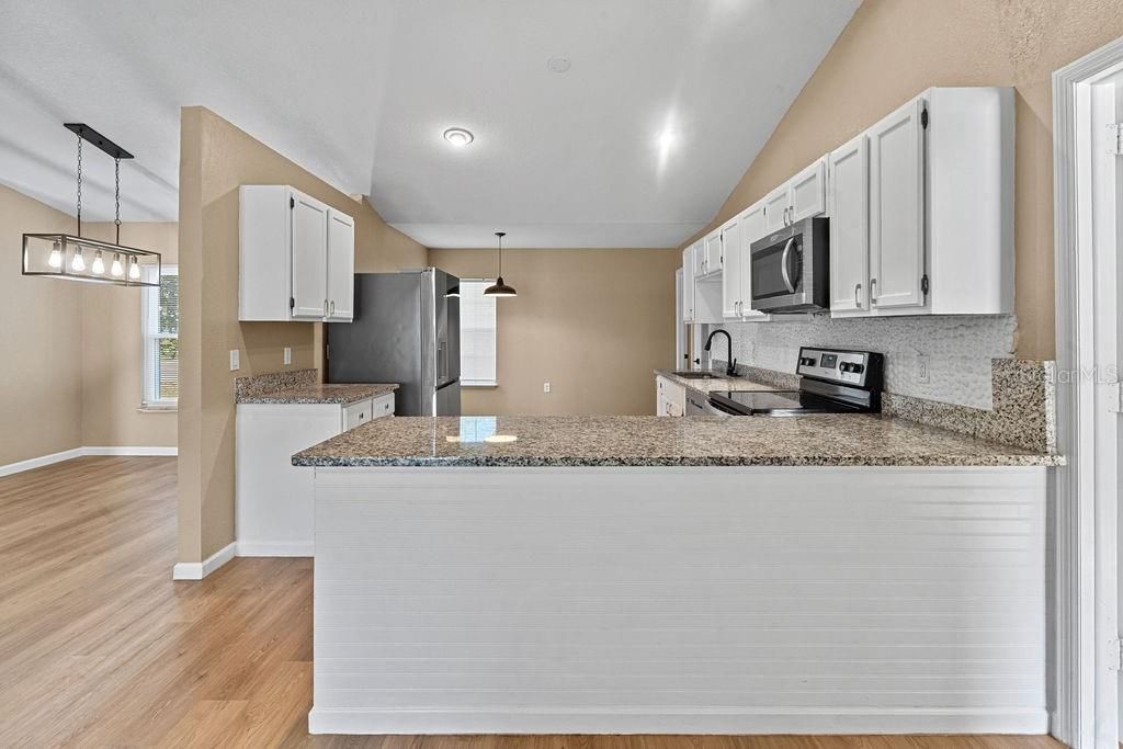 For Sale: $389,900 (4 beds, 2 baths, 1628 Square Feet)