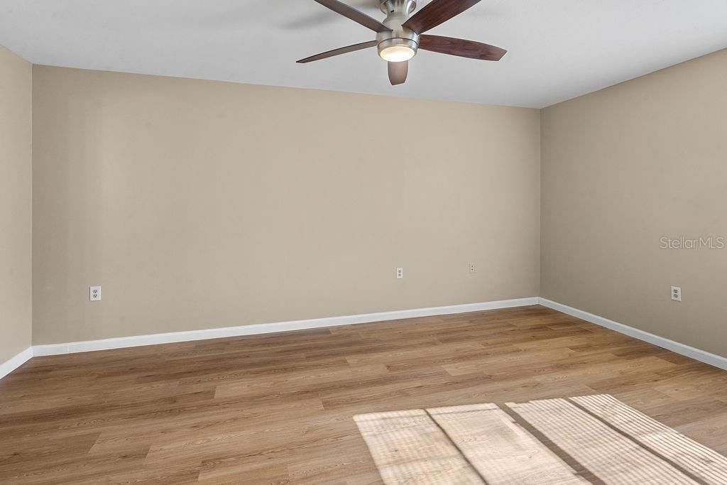 For Sale: $389,900 (4 beds, 2 baths, 1628 Square Feet)