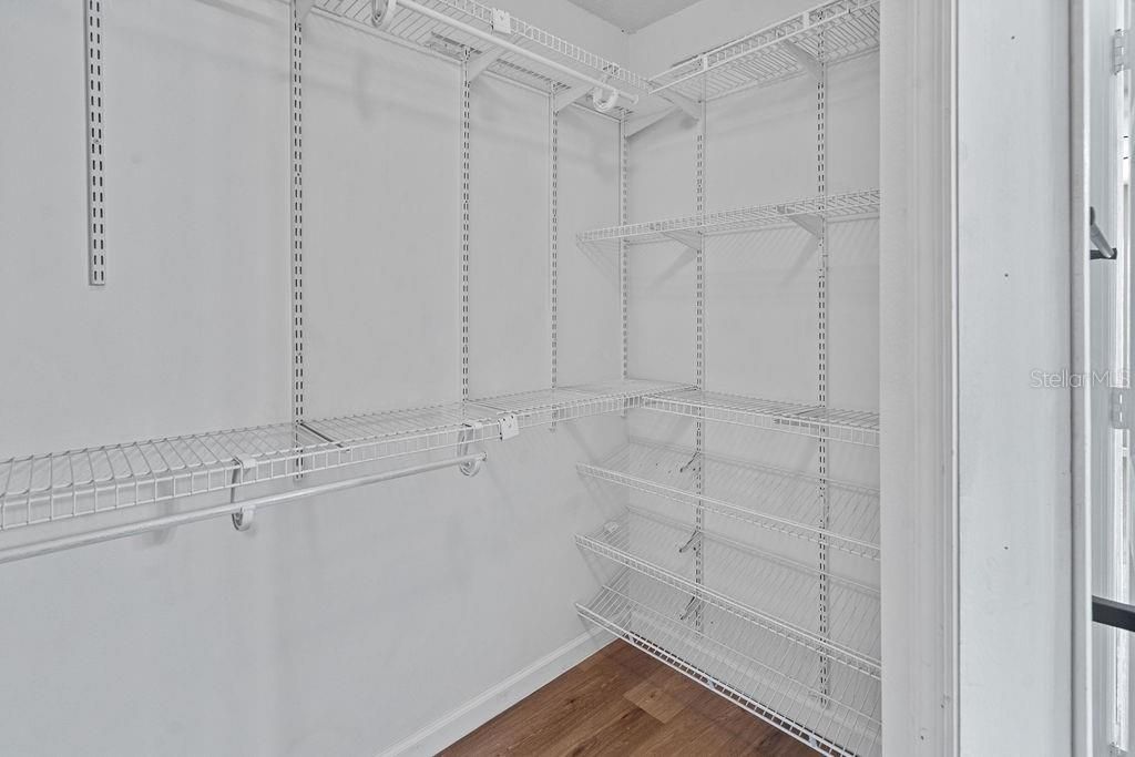 For Sale: $389,900 (4 beds, 2 baths, 1628 Square Feet)