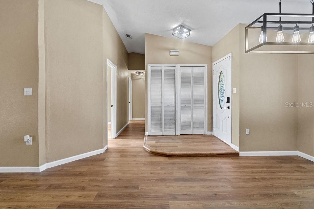 For Sale: $389,900 (4 beds, 2 baths, 1628 Square Feet)