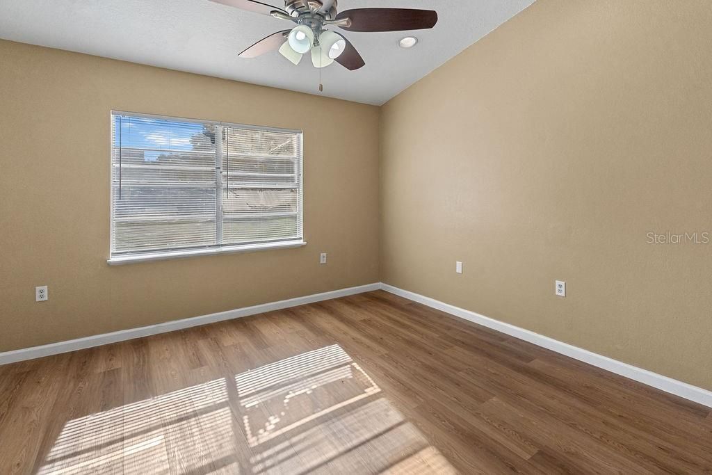 For Sale: $389,900 (4 beds, 2 baths, 1628 Square Feet)