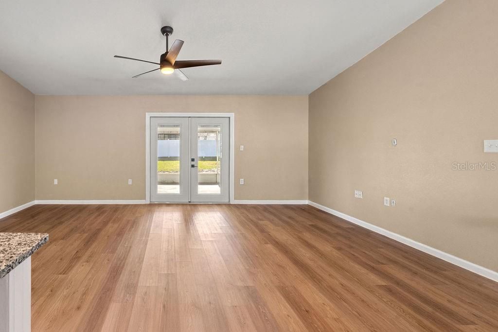 For Sale: $389,900 (4 beds, 2 baths, 1628 Square Feet)