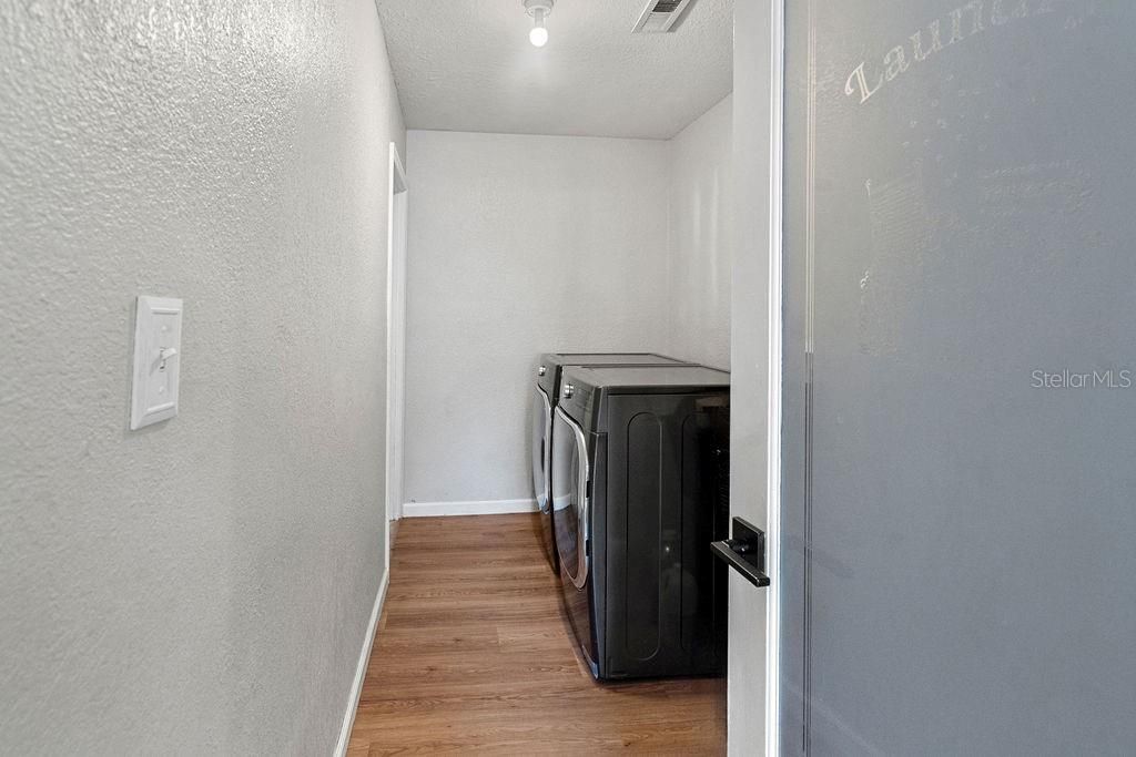 For Sale: $389,900 (4 beds, 2 baths, 1628 Square Feet)