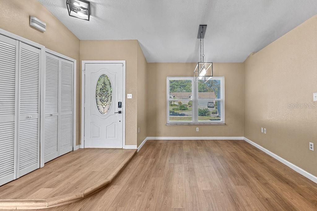 For Sale: $389,900 (4 beds, 2 baths, 1628 Square Feet)