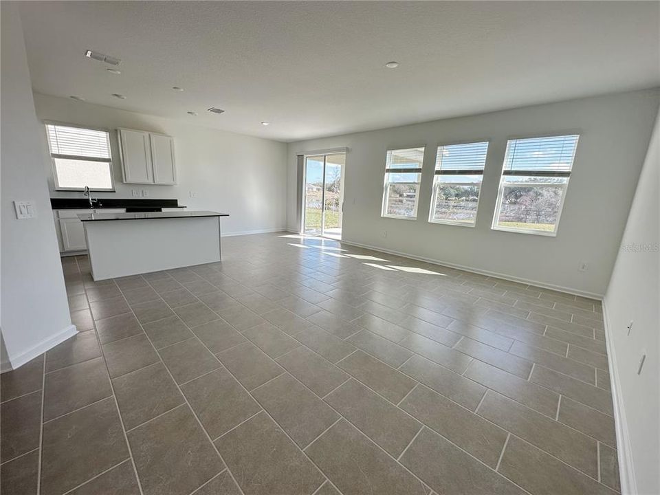 For Rent: $2,100 (4 beds, 2 baths, 1848 Square Feet)