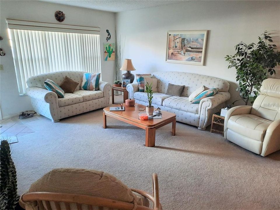 Active With Contract: $175,000 (2 beds, 2 baths, 1400 Square Feet)