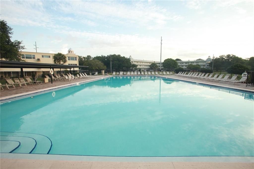 Active With Contract: $175,000 (2 beds, 2 baths, 1400 Square Feet)