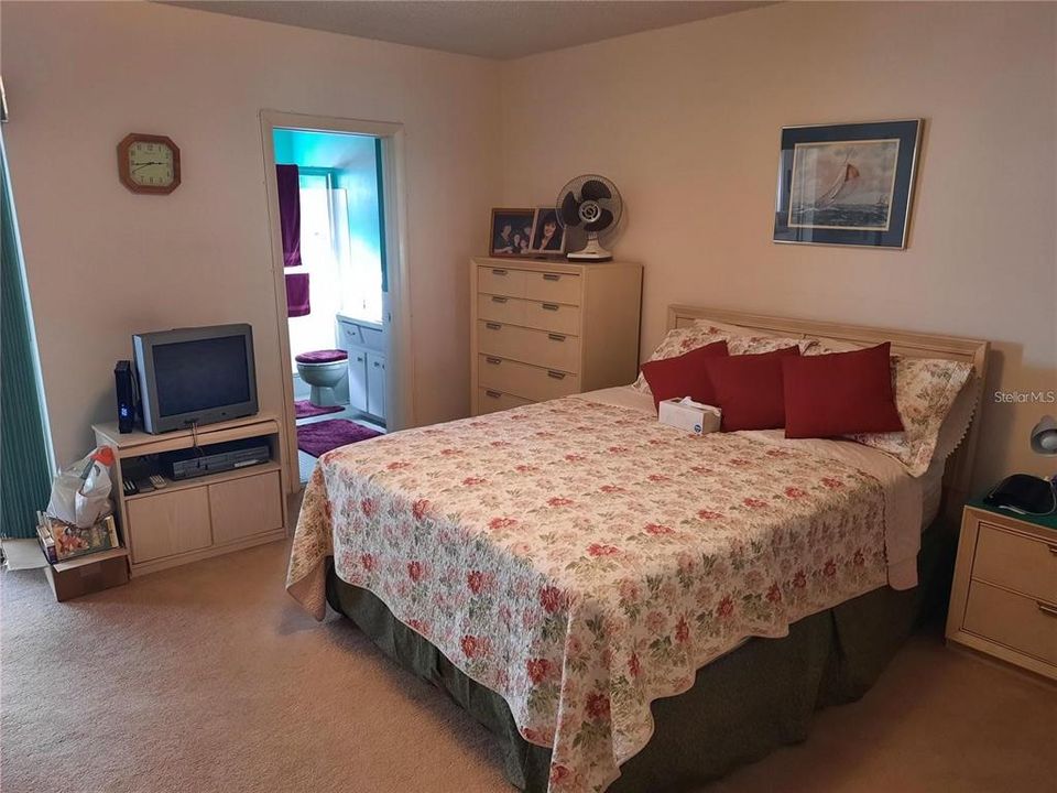 Active With Contract: $175,000 (2 beds, 2 baths, 1400 Square Feet)