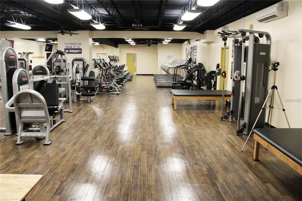 Active With Contract: $175,000 (2 beds, 2 baths, 1400 Square Feet)