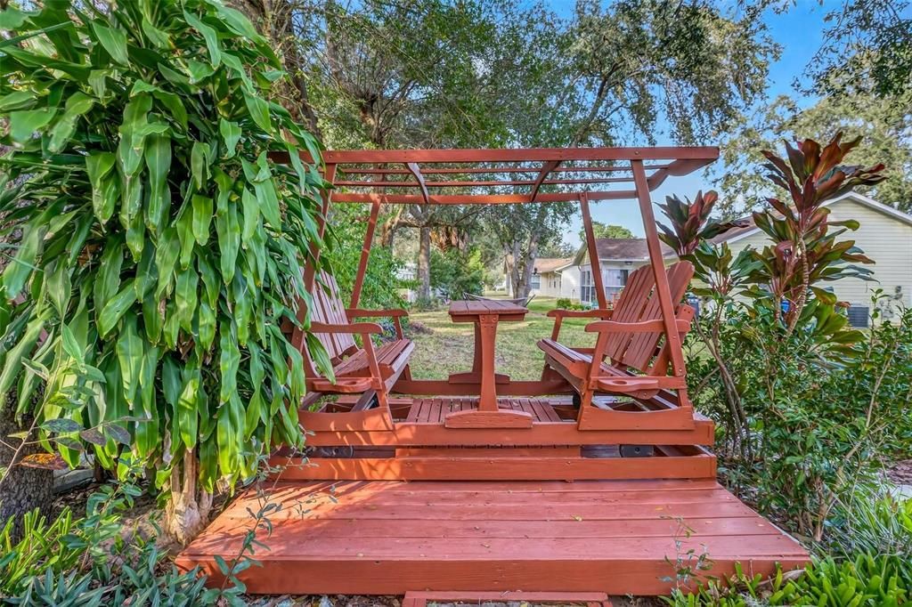 На продажу: $224,900 (2 спален, 2 ванн, 1304 Квадратных фут)