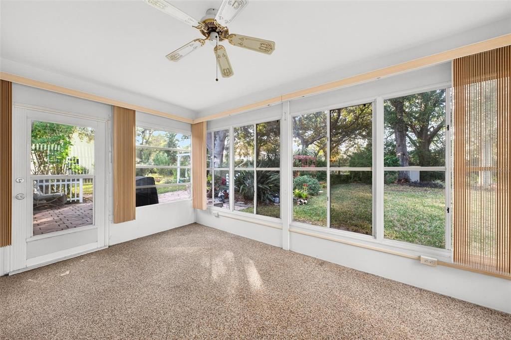 На продажу: $224,900 (2 спален, 2 ванн, 1304 Квадратных фут)