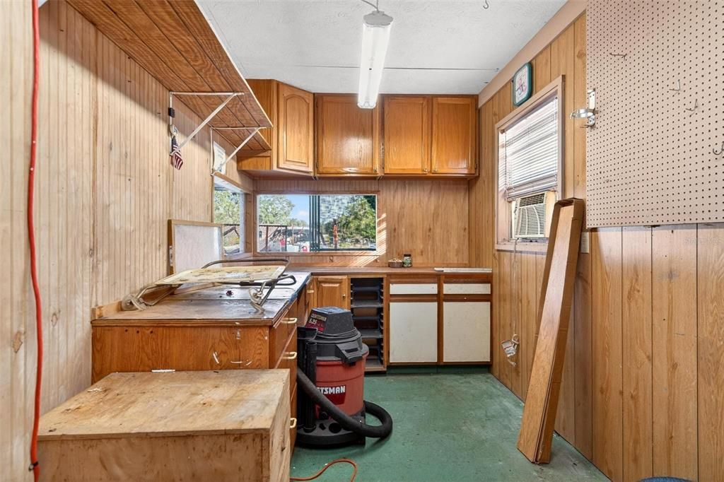 На продажу: $224,900 (2 спален, 2 ванн, 1304 Квадратных фут)