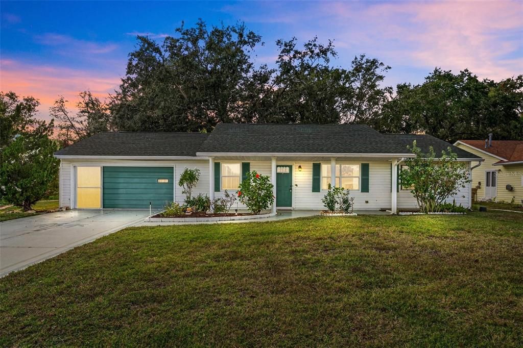 На продажу: $224,900 (2 спален, 2 ванн, 1304 Квадратных фут)