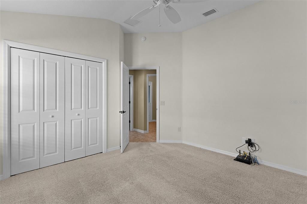 En Venta: $465,000 (3 camas, 2 baños, 1956 Pies cuadrados)