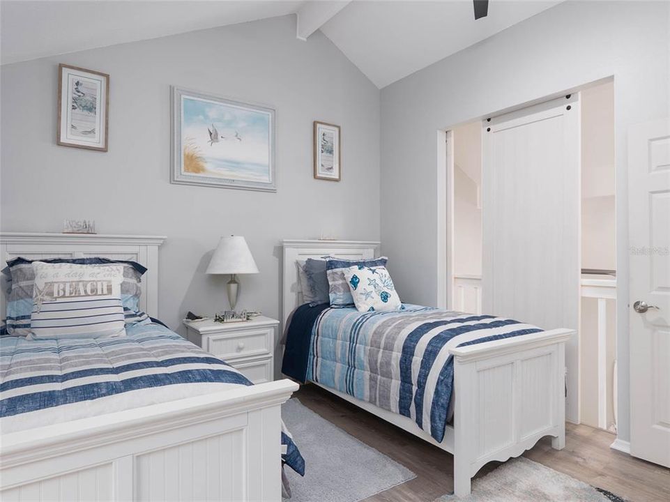 待售: $229,900 (1 贝兹, 1 浴室, 798 平方英尺)