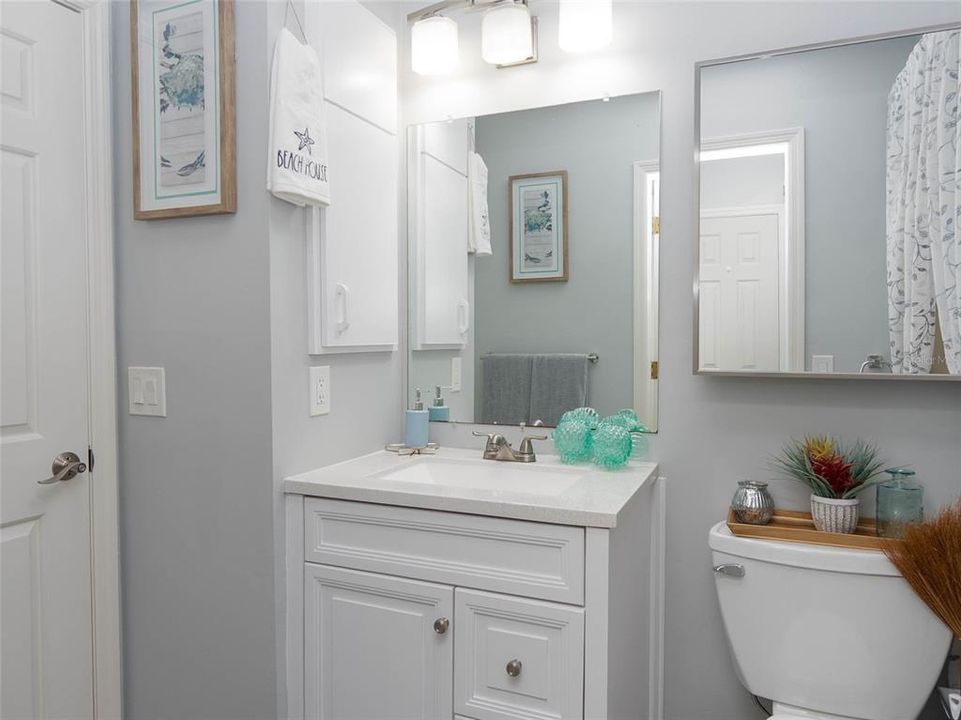 待售: $229,900 (1 贝兹, 1 浴室, 798 平方英尺)