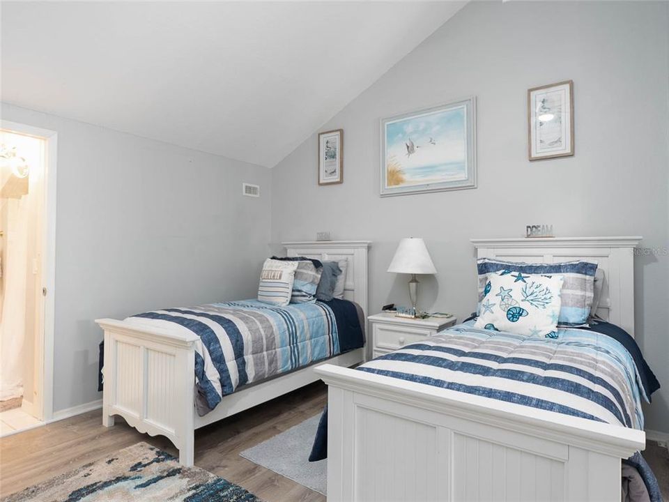 待售: $229,900 (1 贝兹, 1 浴室, 798 平方英尺)