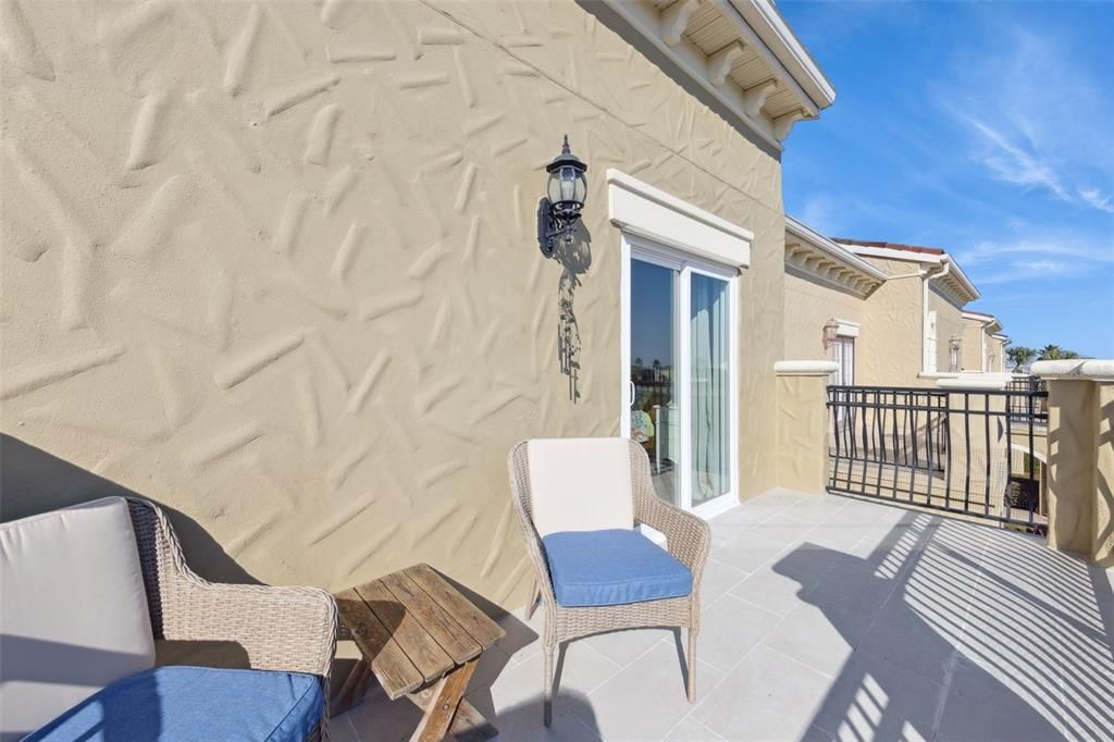 En Venta: $278,777 (4 camas, 3 baños, 1950 Pies cuadrados)