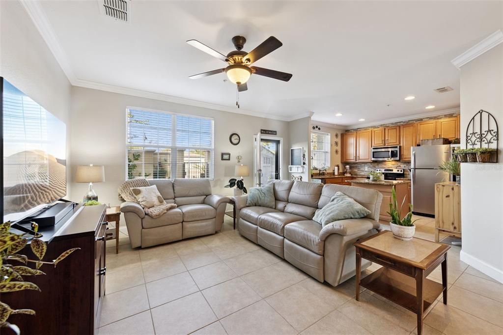 En Venta: $278,777 (4 camas, 3 baños, 1950 Pies cuadrados)