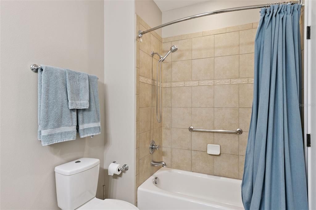 En Venta: $278,777 (4 camas, 3 baños, 1950 Pies cuadrados)