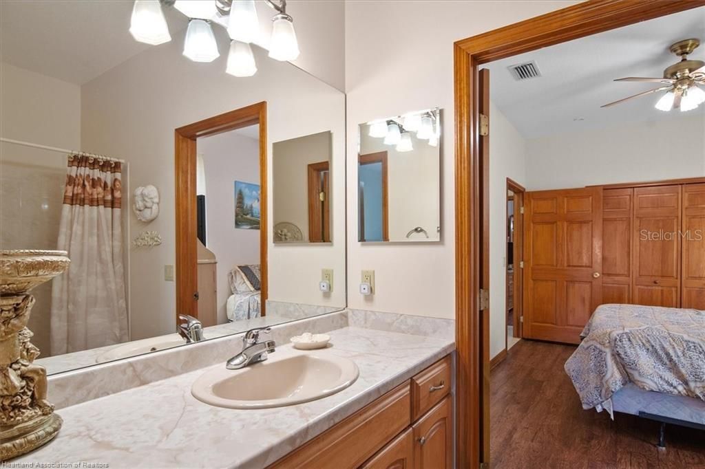 En Venta: $599,900 (4 camas, 3 baños, 3167 Pies cuadrados)