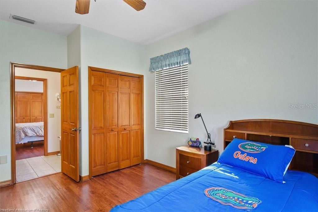 En Venta: $599,900 (4 camas, 3 baños, 3167 Pies cuadrados)