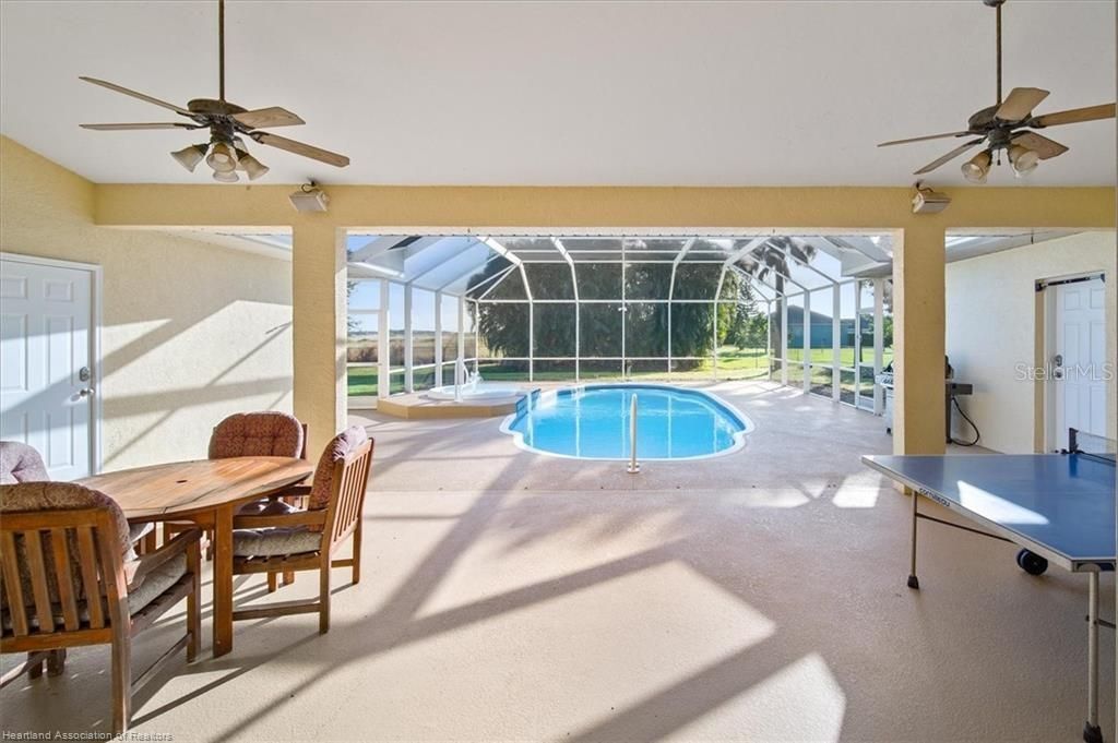 En Venta: $599,900 (4 camas, 3 baños, 3167 Pies cuadrados)