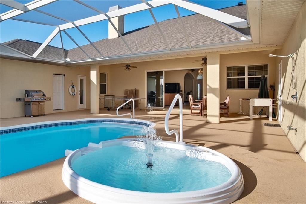 En Venta: $599,900 (4 camas, 3 baños, 3167 Pies cuadrados)