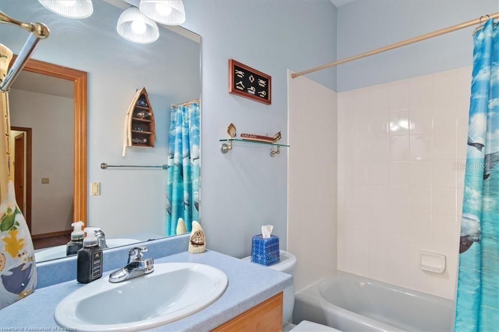 En Venta: $599,900 (4 camas, 3 baños, 3167 Pies cuadrados)