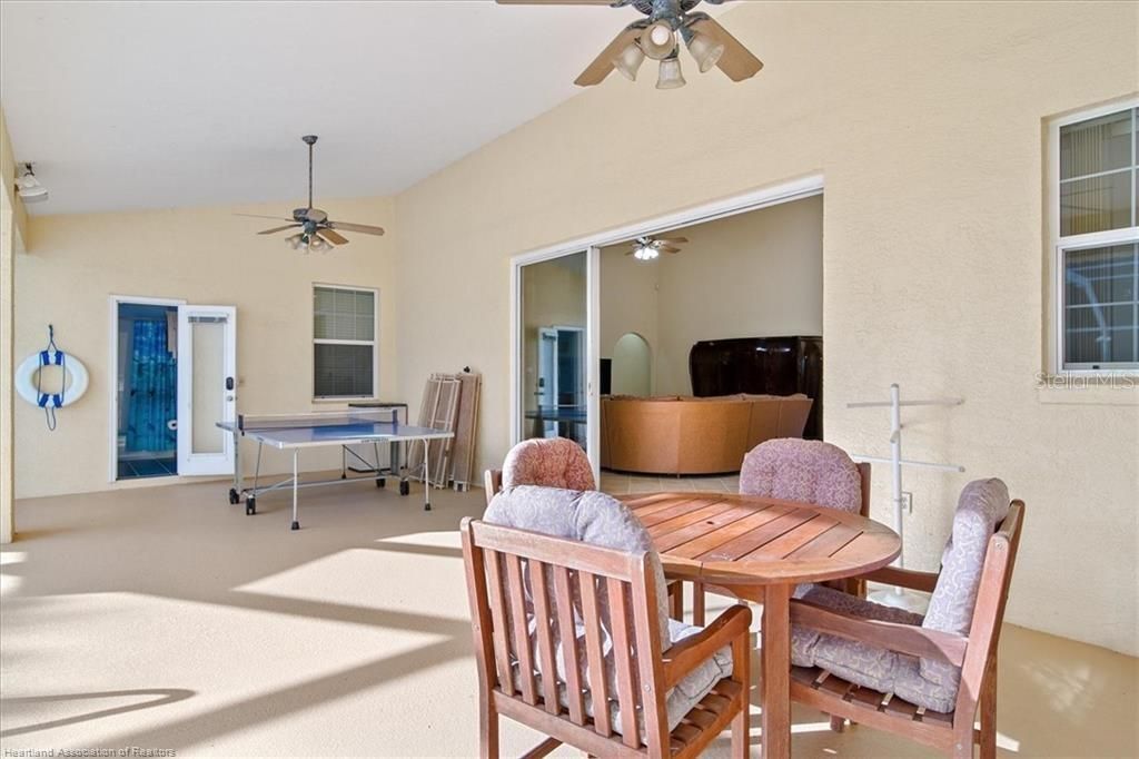 En Venta: $599,900 (4 camas, 3 baños, 3167 Pies cuadrados)