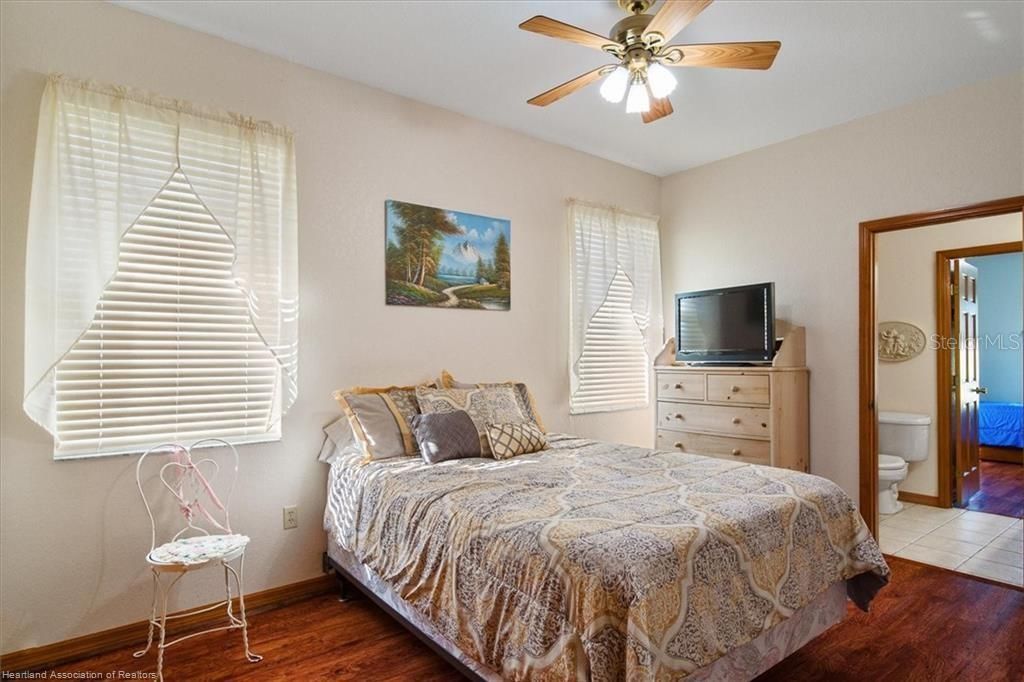 En Venta: $599,900 (4 camas, 3 baños, 3167 Pies cuadrados)