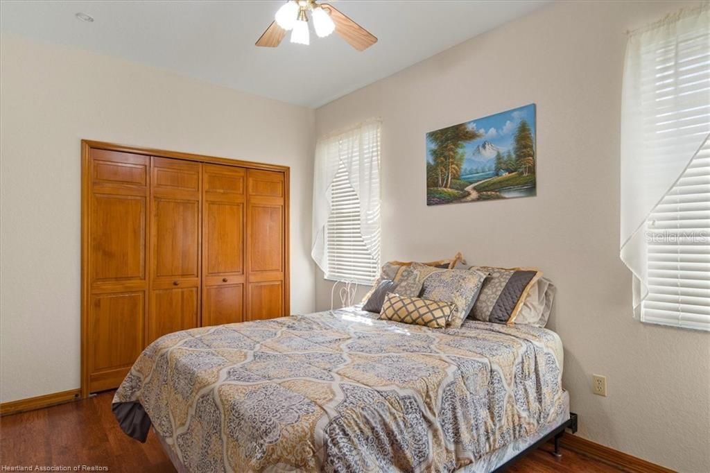 En Venta: $599,900 (4 camas, 3 baños, 3167 Pies cuadrados)