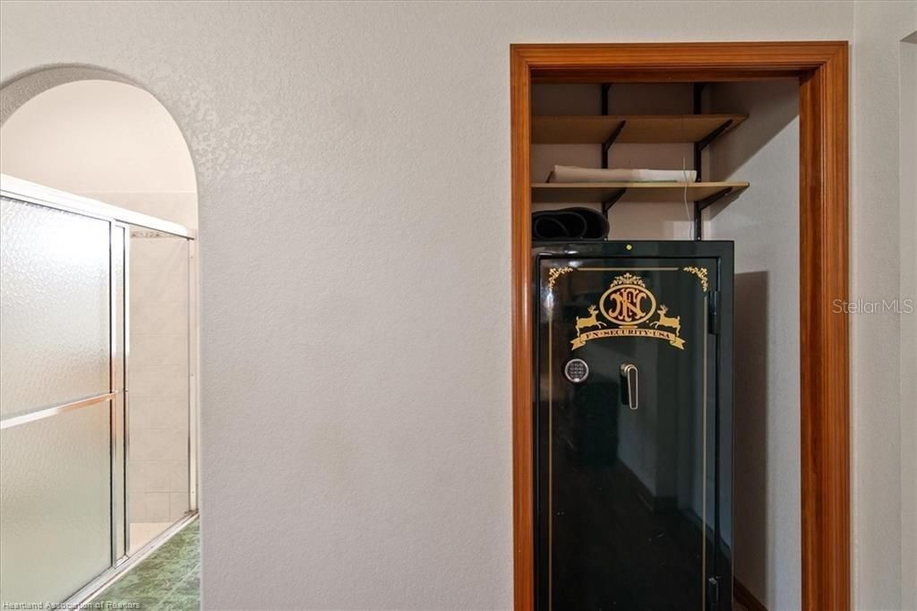 En Venta: $599,900 (4 camas, 3 baños, 3167 Pies cuadrados)