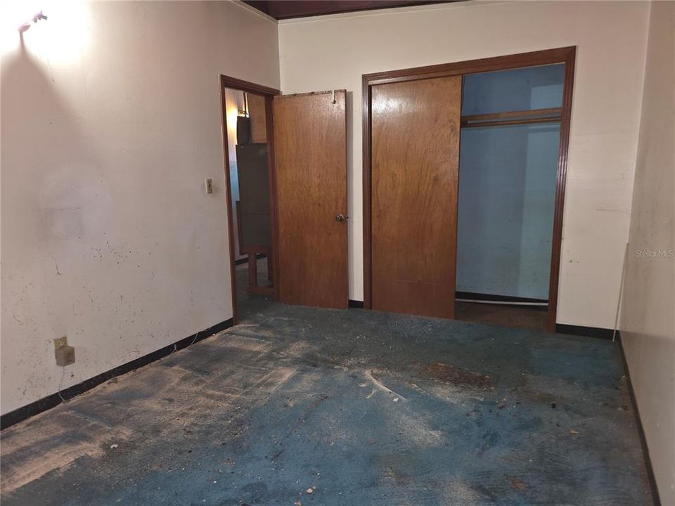 待售: $160,000 (2 贝兹, 1 浴室, 775 平方英尺)