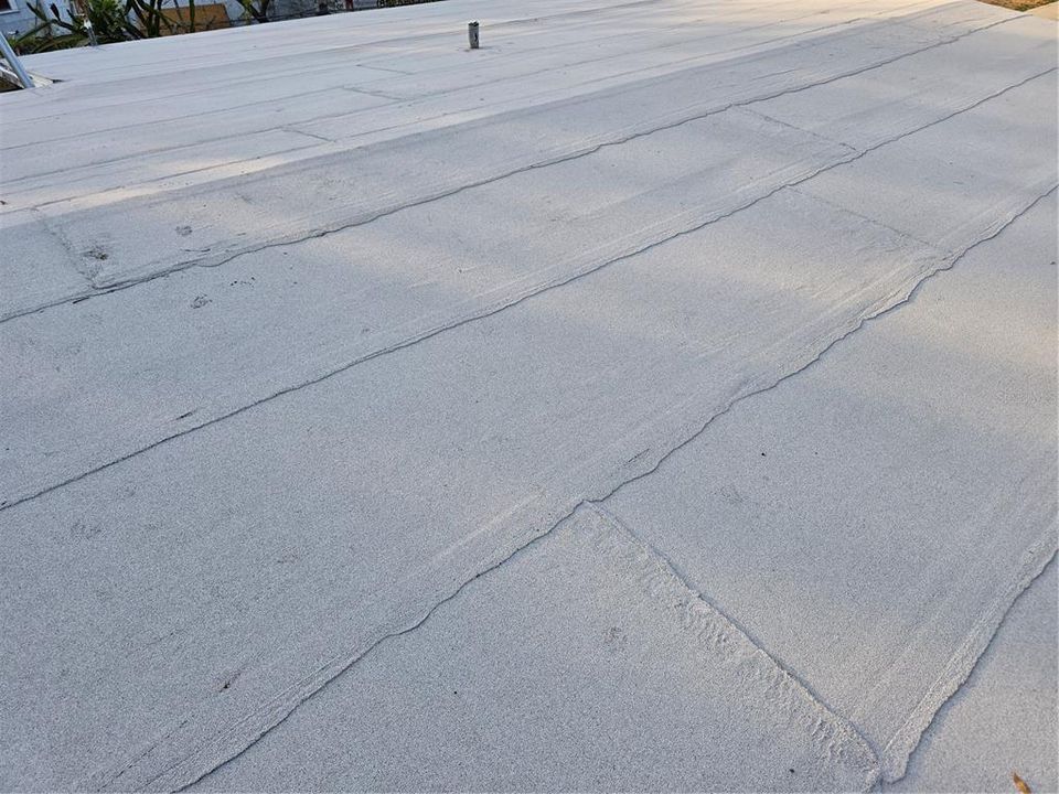 待售: $160,000 (2 贝兹, 1 浴室, 775 平方英尺)