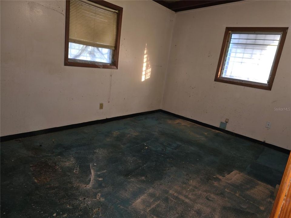 待售: $160,000 (2 贝兹, 1 浴室, 775 平方英尺)