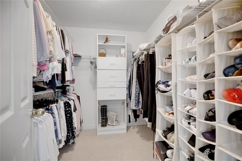 For Sale: $885,000 (2 beds, 1 baths, 2115 Square Feet)