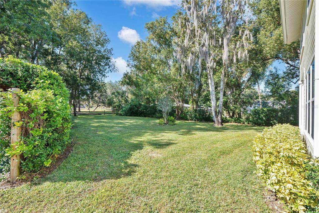 For Sale: $885,000 (2 beds, 1 baths, 2115 Square Feet)