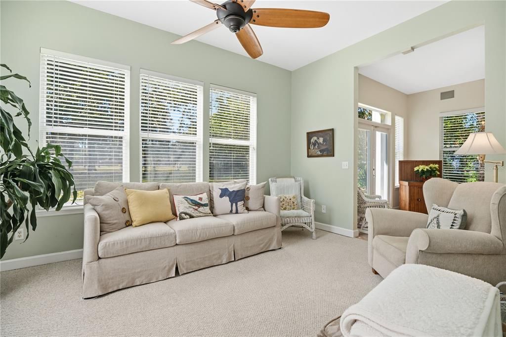 For Sale: $885,000 (2 beds, 1 baths, 2115 Square Feet)