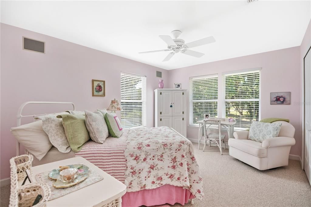 For Sale: $885,000 (2 beds, 1 baths, 2115 Square Feet)