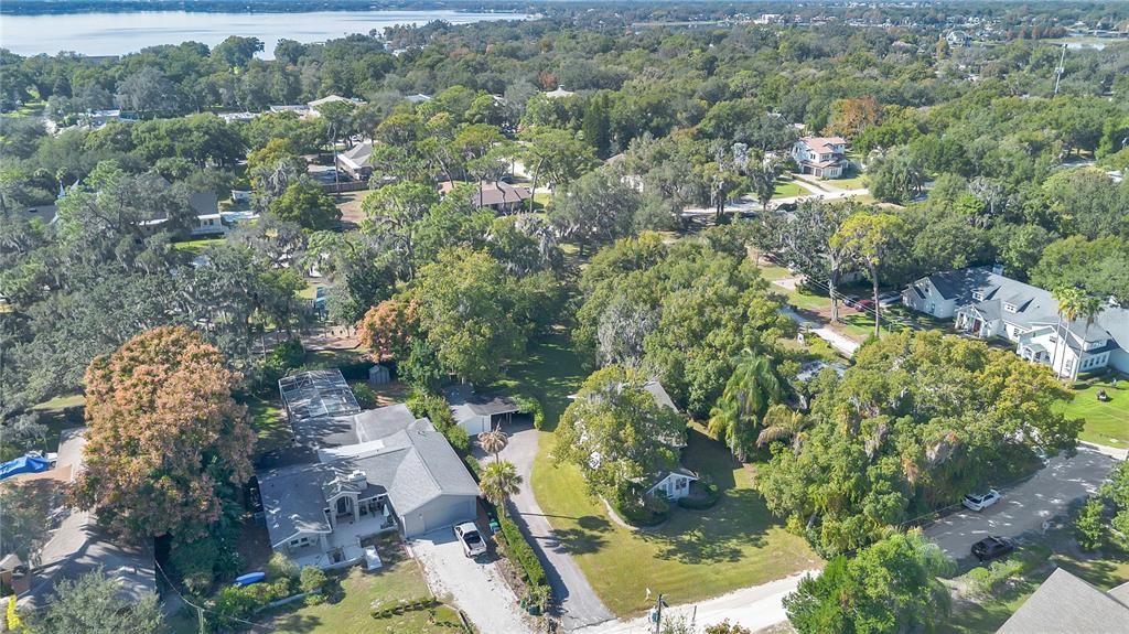 For Sale: $885,000 (2 beds, 1 baths, 2115 Square Feet)