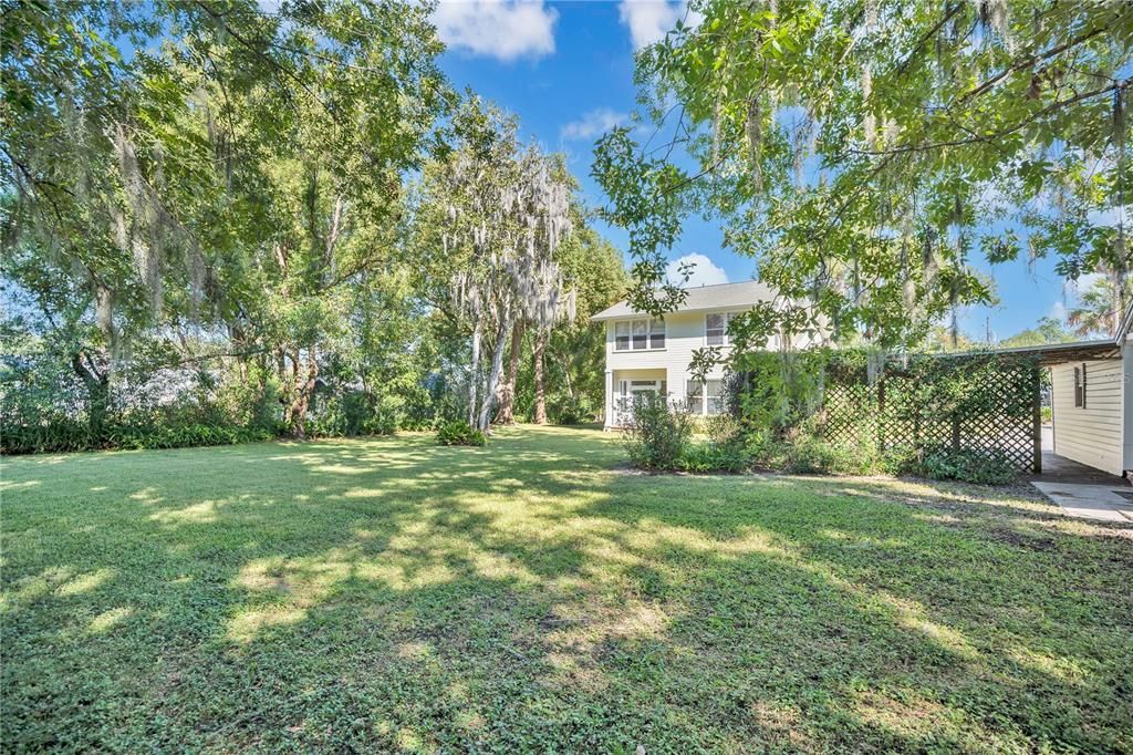 For Sale: $885,000 (2 beds, 1 baths, 2115 Square Feet)