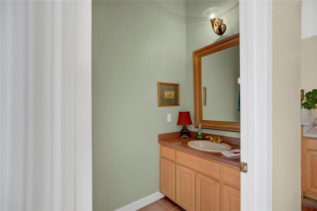 For Sale: $885,000 (2 beds, 1 baths, 2115 Square Feet)