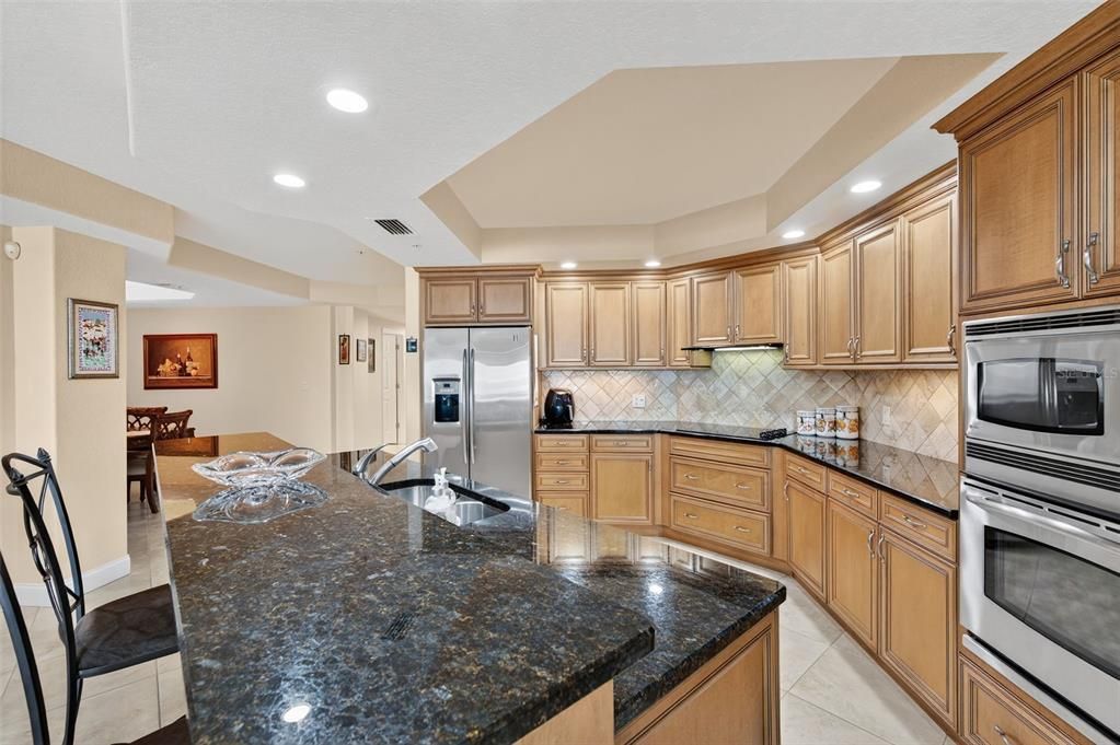 На продажу: $1,550,000 (3 спален, 3 ванн, 2350 Квадратных фут)