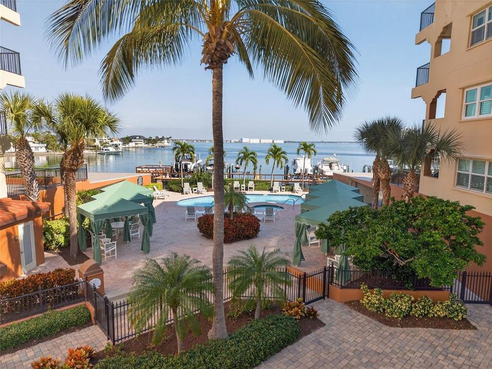 На продажу: $1,550,000 (3 спален, 3 ванн, 2350 Квадратных фут)