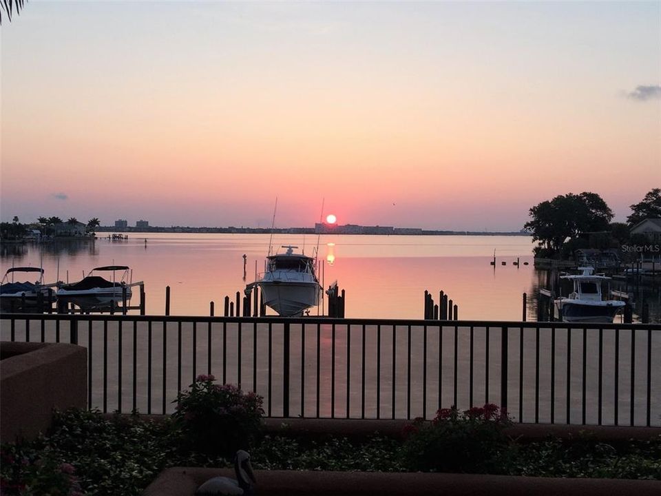 На продажу: $1,550,000 (3 спален, 3 ванн, 2350 Квадратных фут)